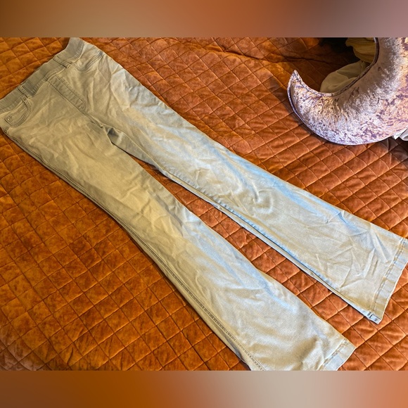 Spanx Flare Jeans in Light Wash MEDIUM Tall/Long - Picture 5 of 14